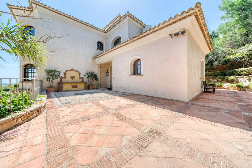 Detached Villa Sotogrande Costa Cádiz - image 8