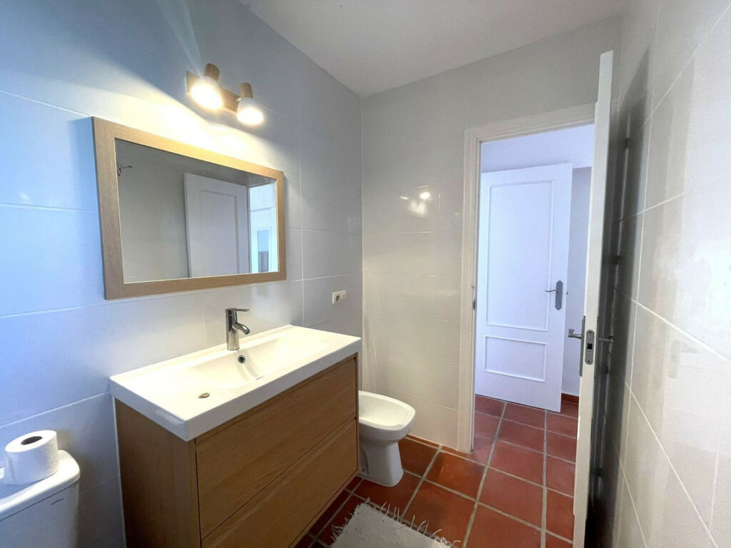 Top Floor Apartment Manilva Málaga - image 8