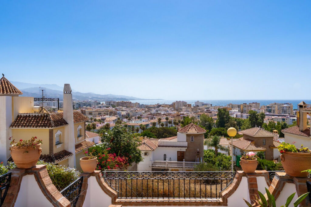 Detached Villa Torre del Mar Málaga - image 8