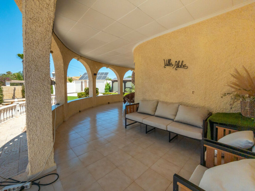 Detached Villa La Siesta Alicante - image 8