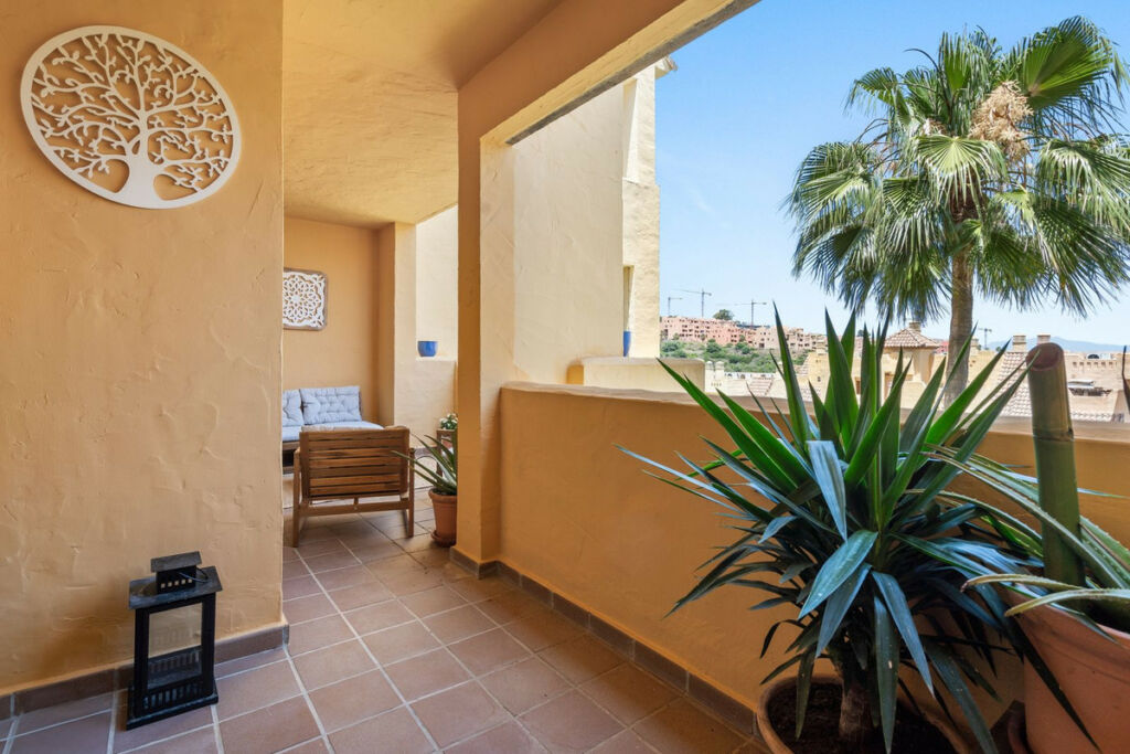 Middle Floor Apartment La Duquesa Málaga - image 8