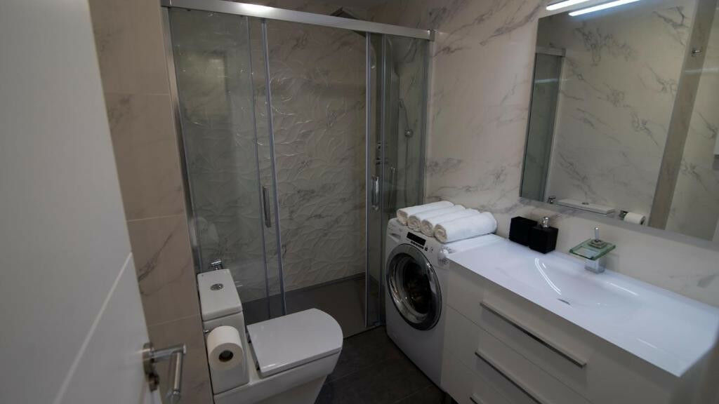 Middle Floor Apartment Benidorm Alicante - image 8