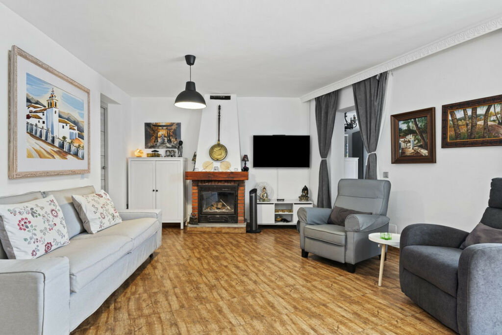 Detached Villa Fuengirola Málaga - image 8