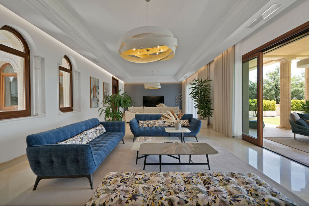 Detached Villa Sierra Blanca Málaga - image 8