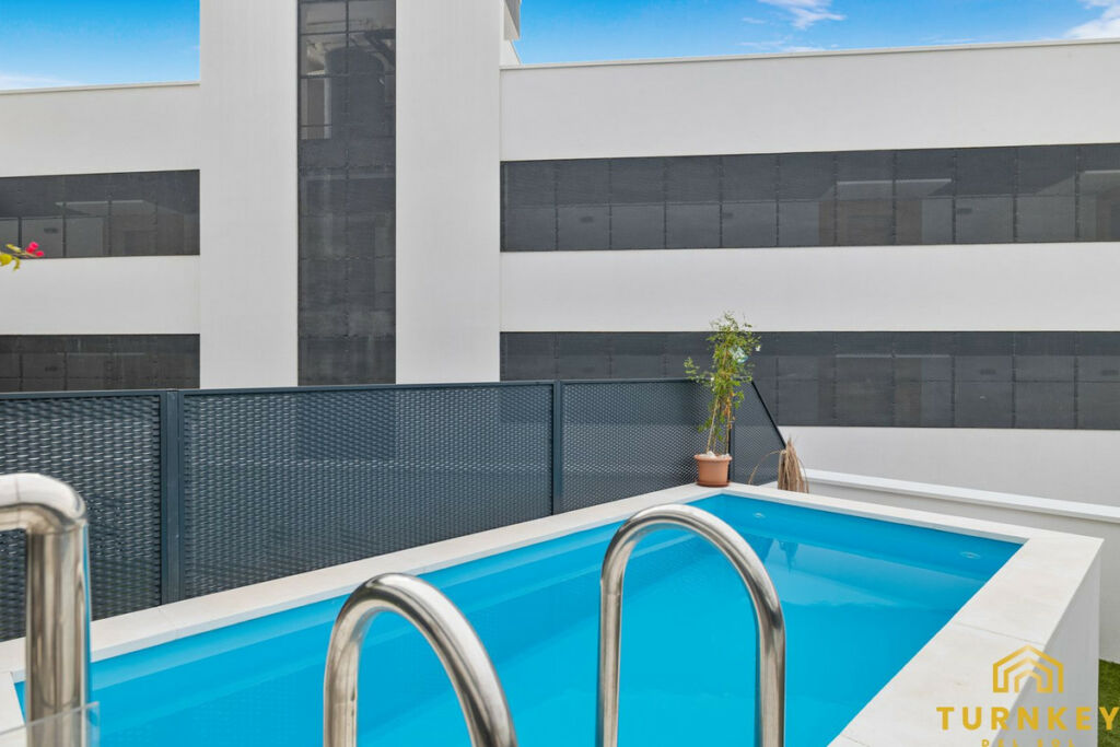 Middle Floor Apartment Estepona Málaga - image 8