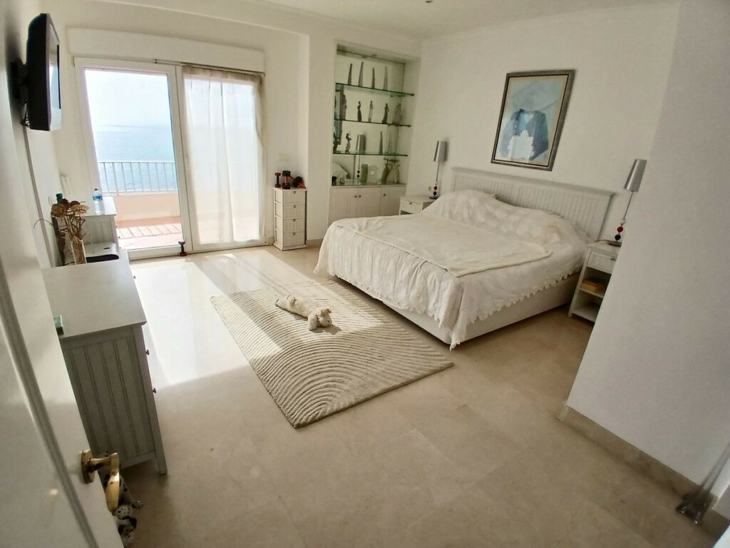 Penthouse Fuengirola Málaga - image 8