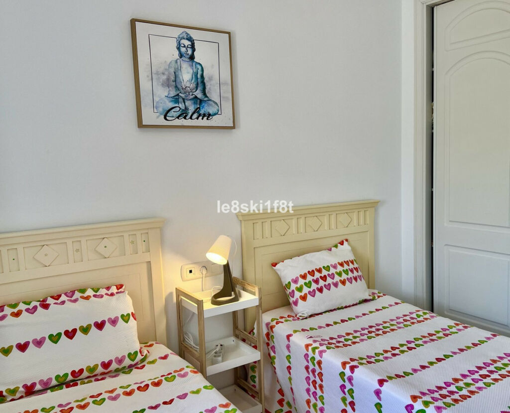 Middle Floor Apartment Calahonda Málaga - image 8