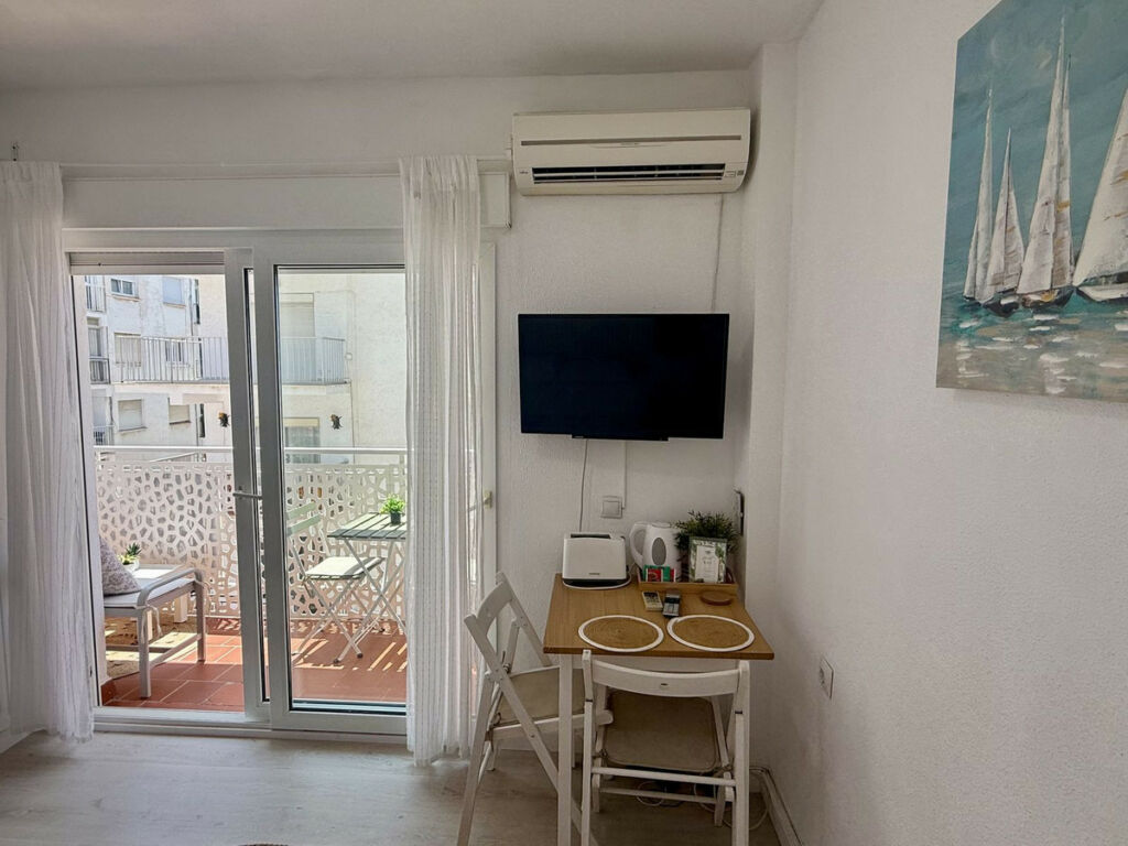 Middle Floor Studio Nerja Málaga - image 8