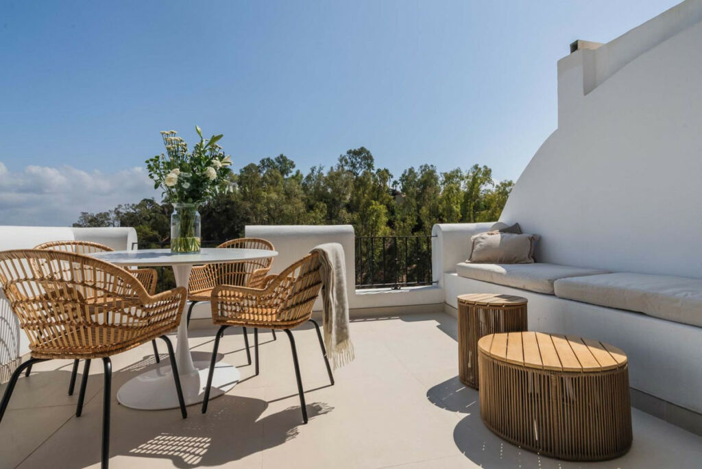 Middle Floor Apartment Benahavís Málaga - image 8