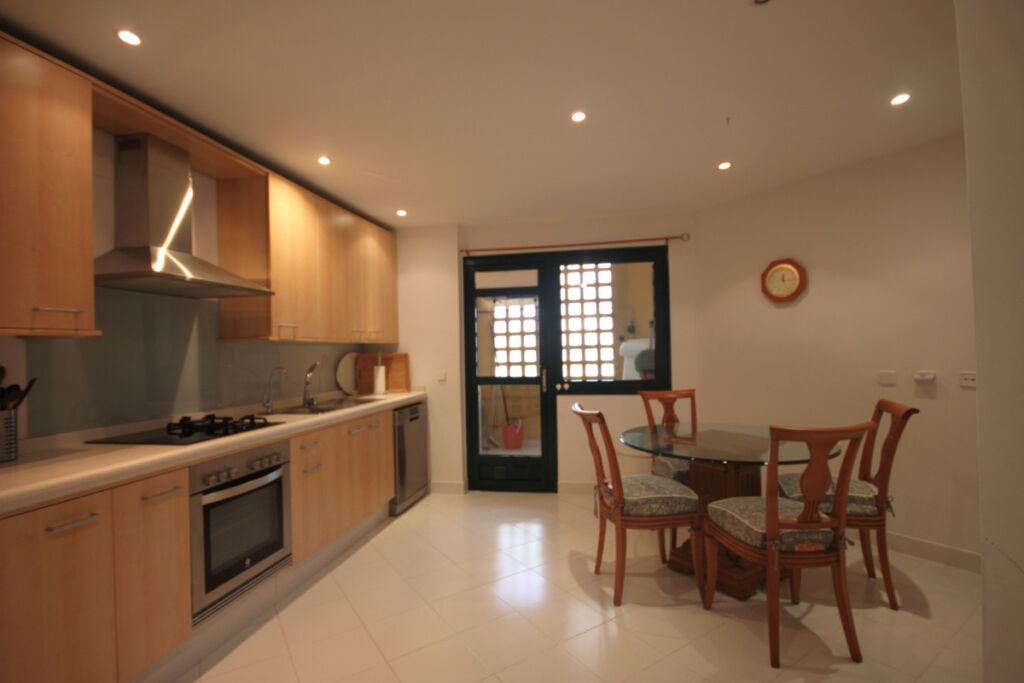 Middle Floor Apartment San Pedro de Alcántara Málaga - image 8