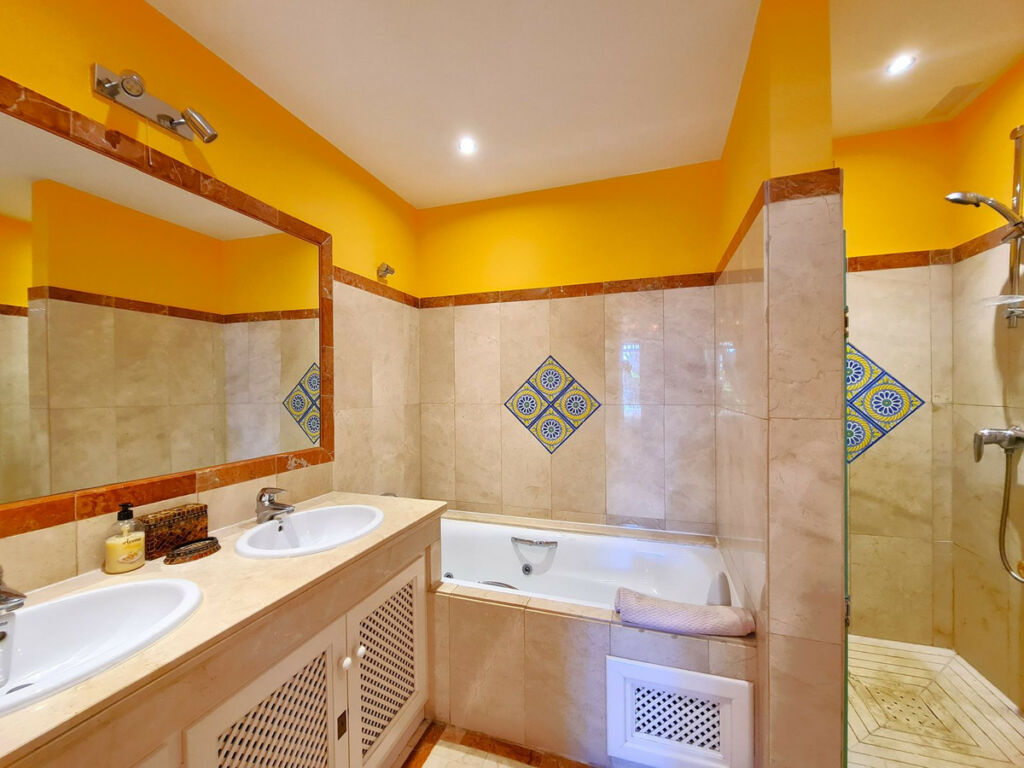 Ground Floor Apartment Casares Playa Málaga - image 8