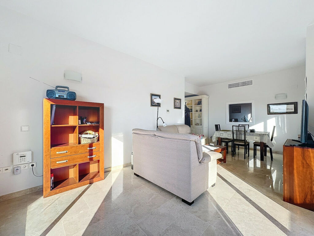 Penthouse Manilva Málaga - image 8