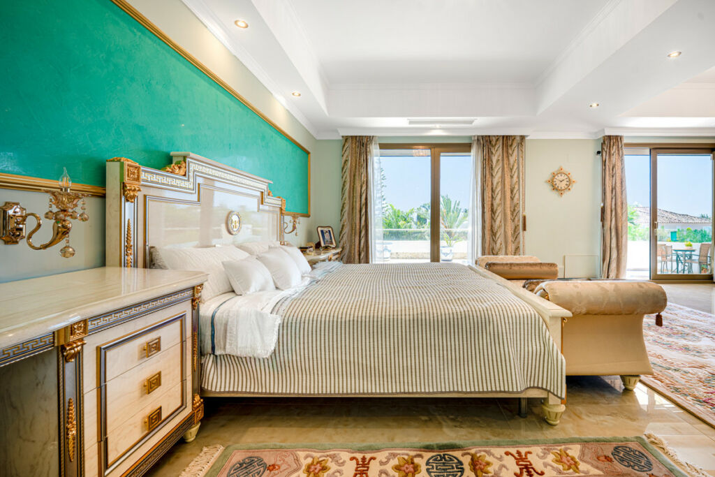 Detached Villa Marbella Málaga - image 8