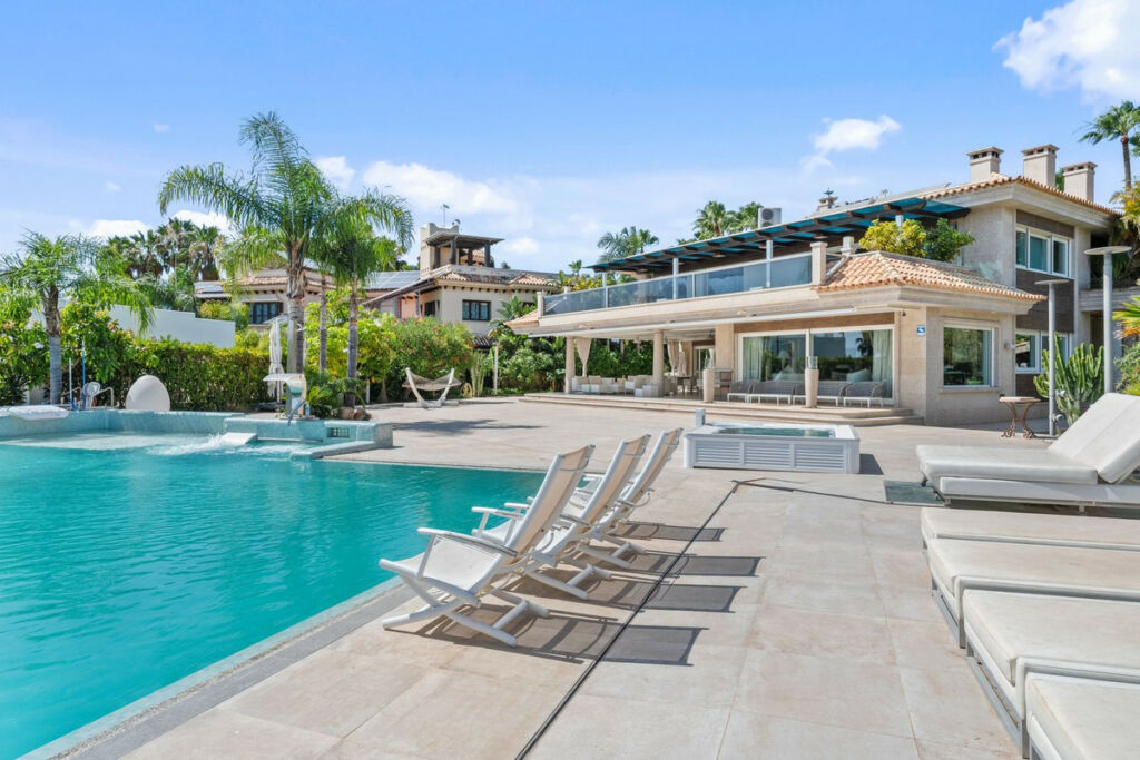 Detached Villa Bahía de Marbella Málaga - image 8