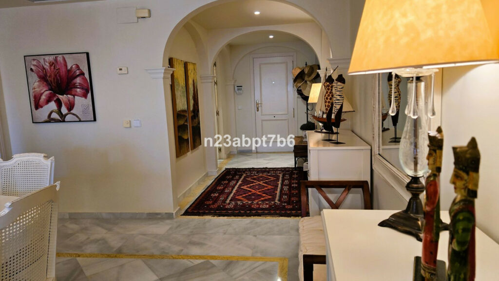 Middle Floor Apartment Nueva Andalucía Málaga - image 8
