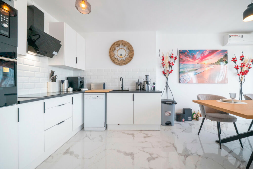 Middle Floor Apartment Punta Prima Alicante - image 8