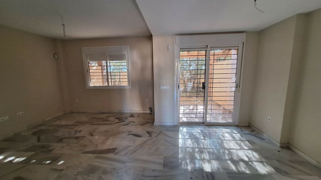 Townhouse Calahonda Málaga - image 8