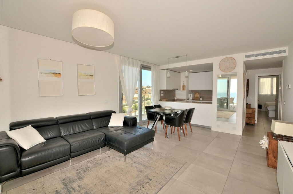 Middle Floor Apartment Fuengirola Málaga - image 8