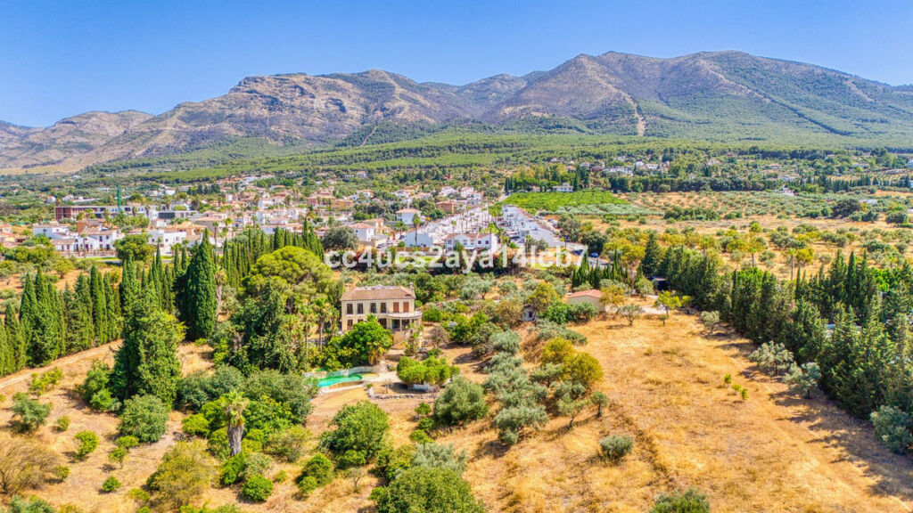 Detached Villa Alhaurín el Grande Málaga - image 8