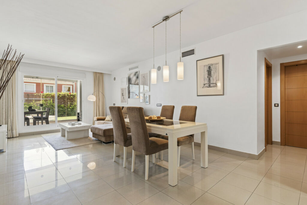 Ground Floor Apartment Estepona Málaga - image 10