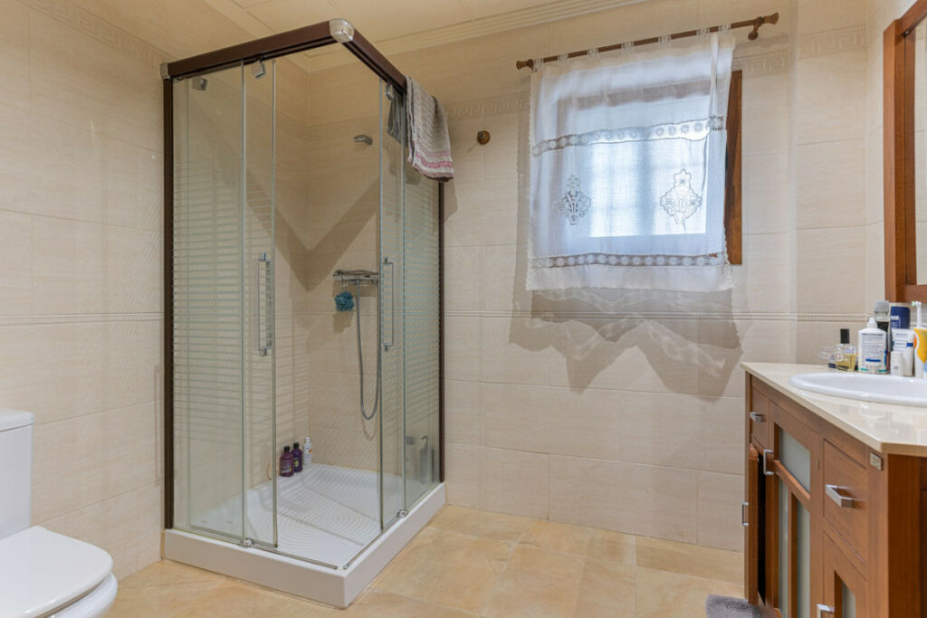 Detached Villa Los Montesinos Alicante - image 8