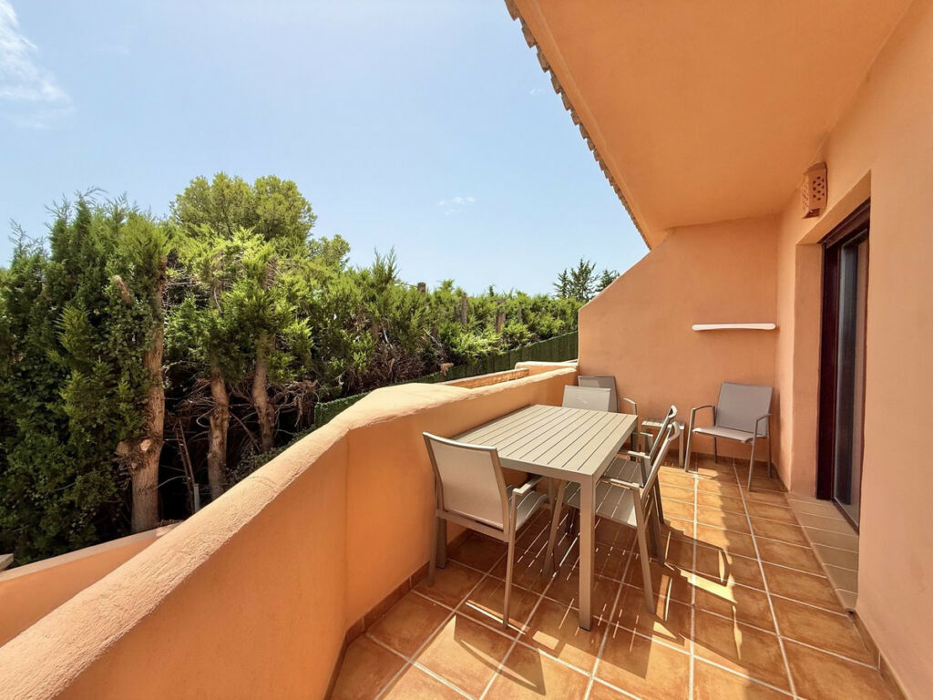 Middle Floor Apartment Benahavís Málaga - image 8
