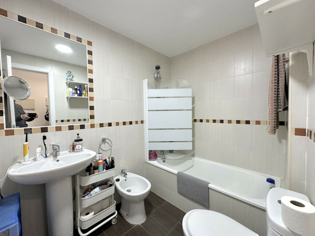 Middle Floor Apartment Doña Julia Málaga - image 8