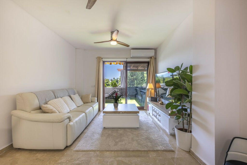 Middle Floor Apartment The Golden Mile Málaga - image 8