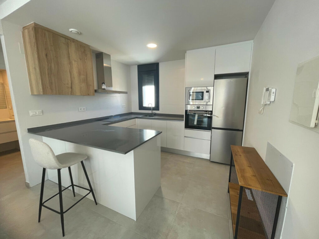 Middle Floor Apartment Villamartin Alicante - image 8