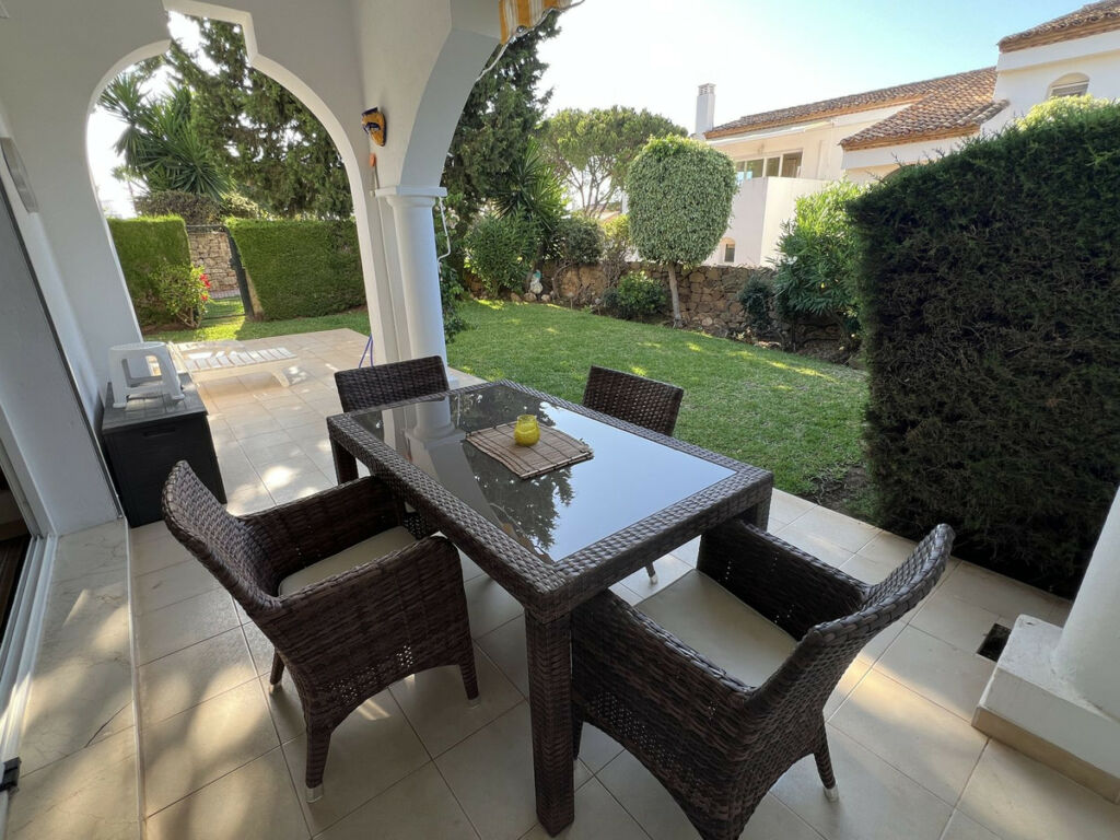 Townhouse El Paraiso Málaga - image 8