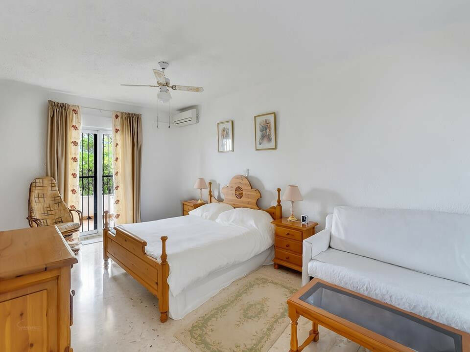 Detached Villa Benidoleig Alicante - image 8