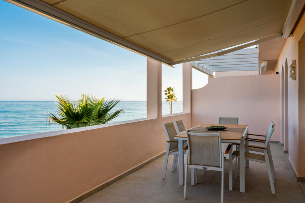 Middle Floor Apartment Estepona Málaga - image 8