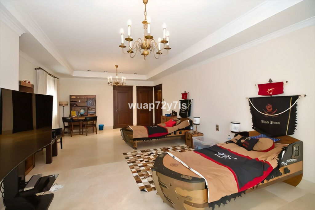 Detached Villa Marbella Málaga - image 8