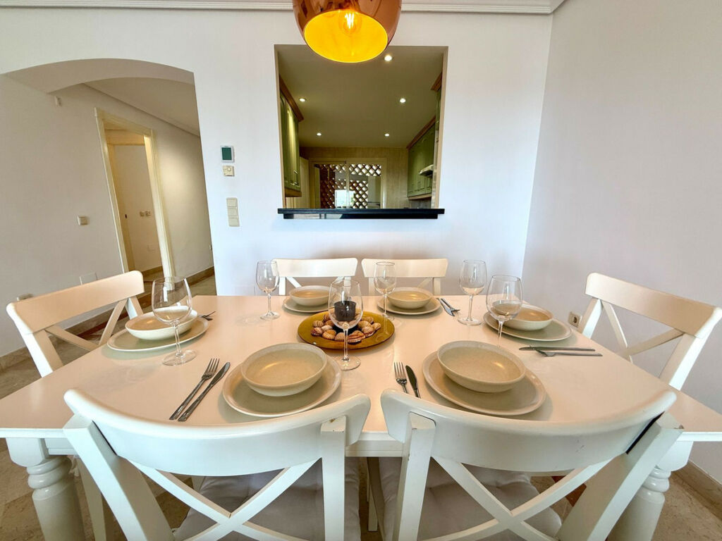 Middle Floor Apartment Nueva Andalucía Málaga - image 8