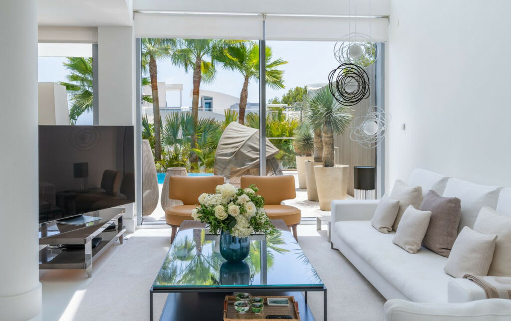 Townhouse Sierra Blanca Málaga - image 8