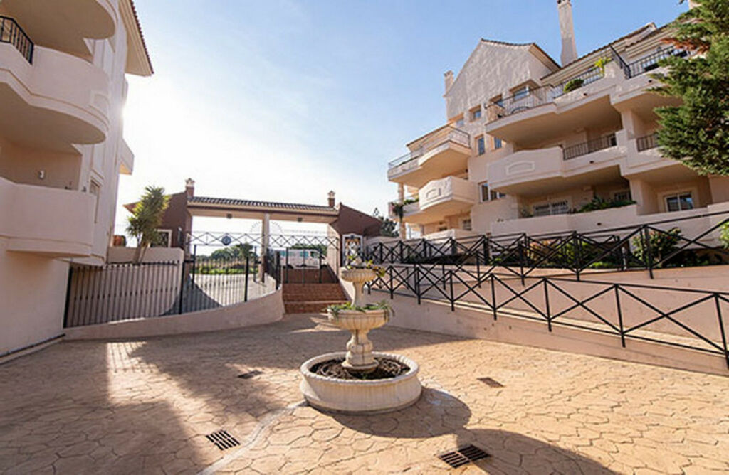 Duplex La Duquesa Málaga - image 8