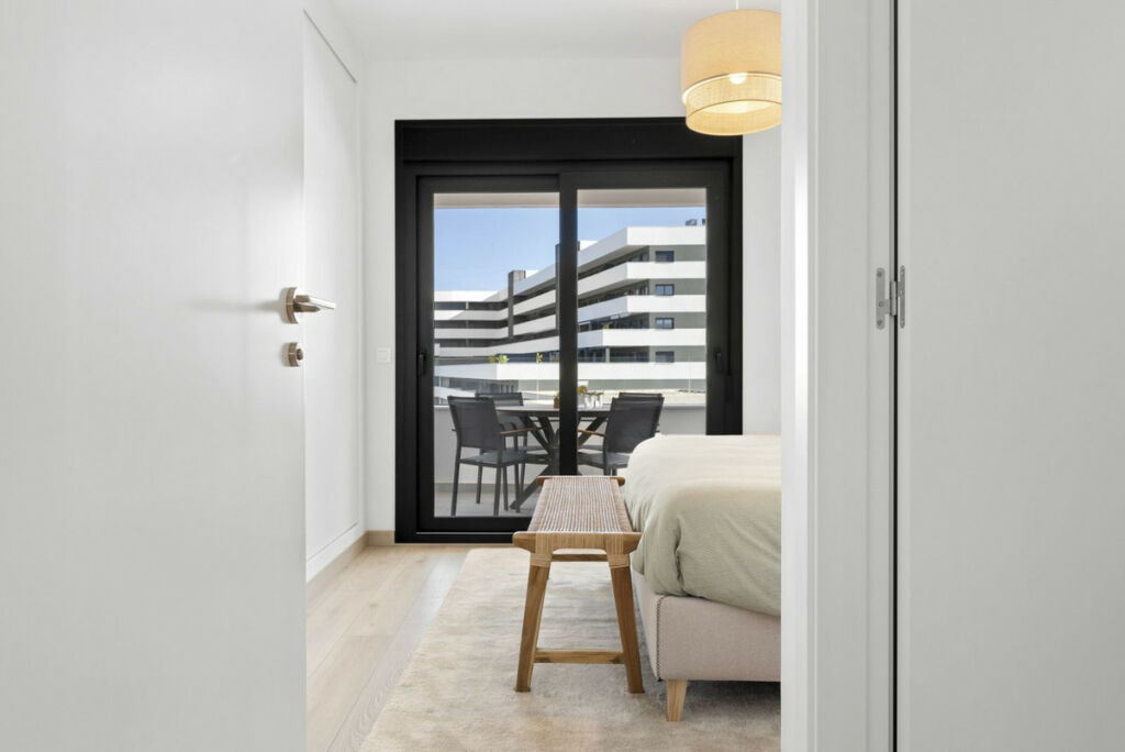 Middle Floor Apartment Estepona Málaga - image 8