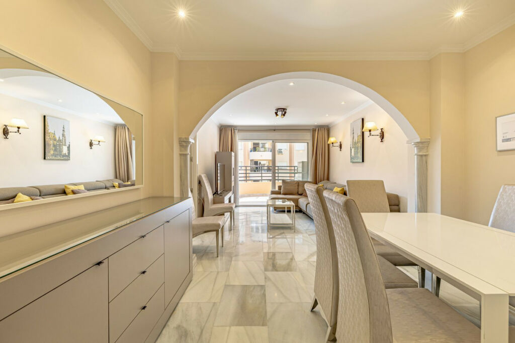 Middle Floor Apartment Marbella Málaga - image 8