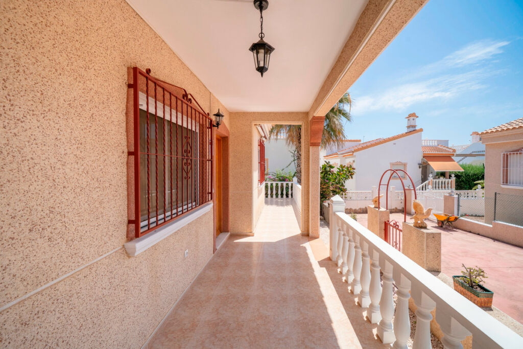 Detached Villa Algorfa Alicante - image 8