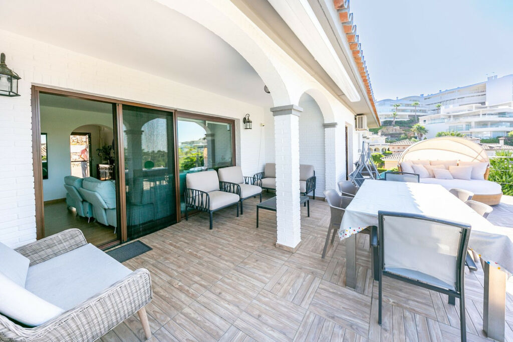 Detached Villa La Capellania Málaga - image 8