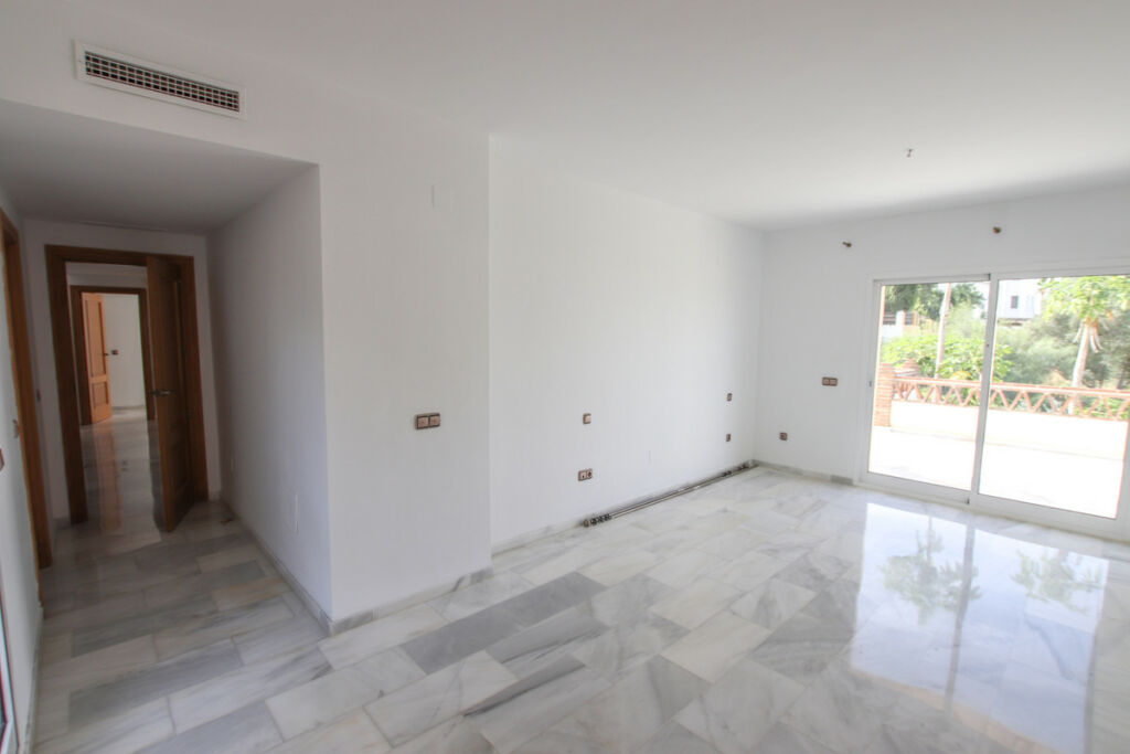 Detached Villa El Rosario Málaga - image 8