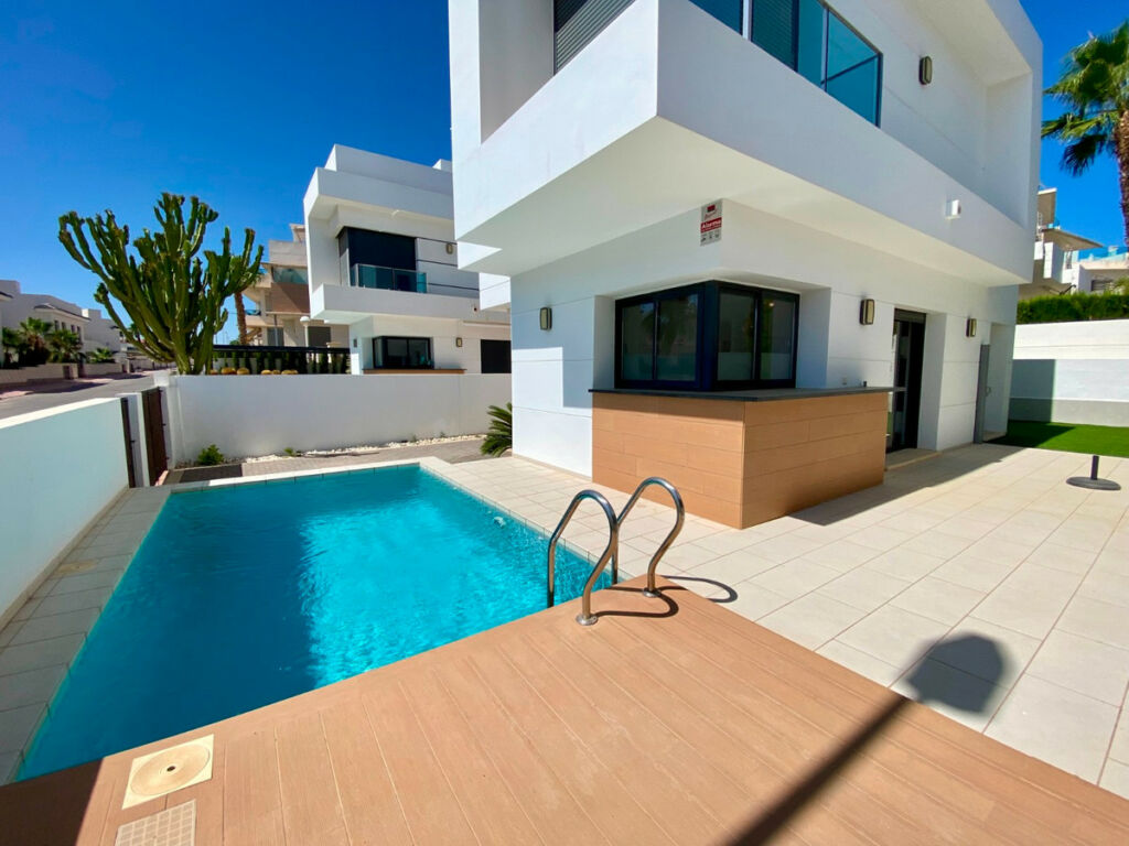 Detached Villa Ciudad Quesada Alicante - image 9