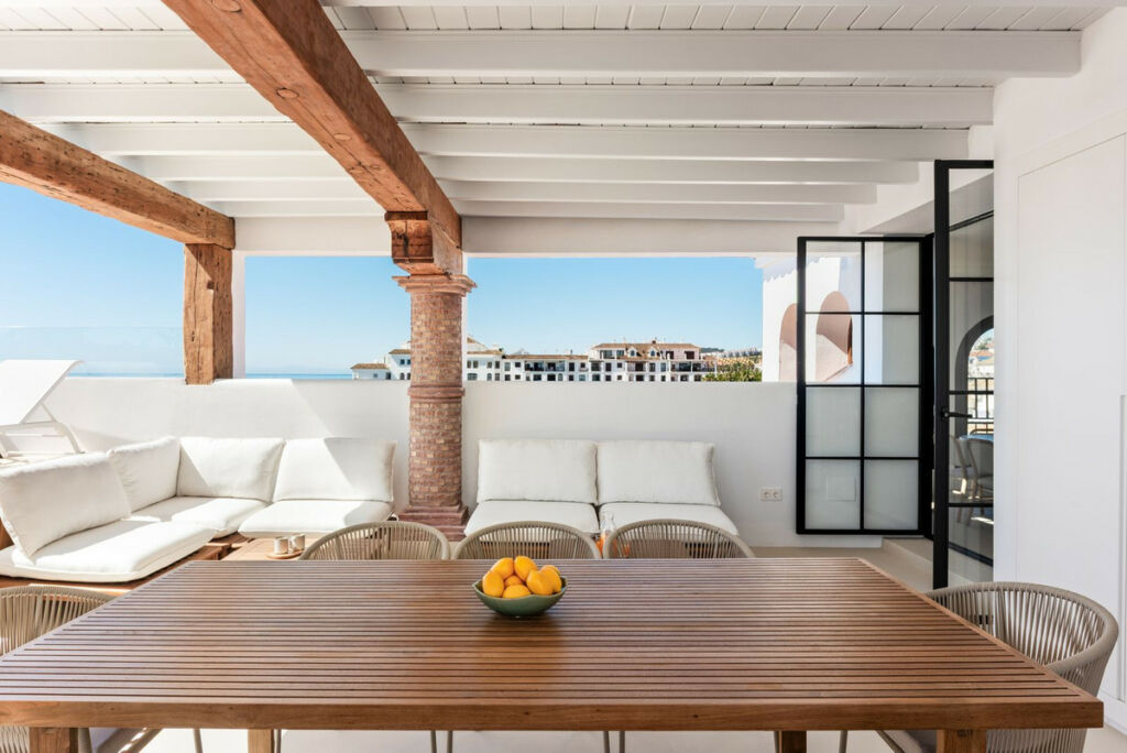 Penthouse Duplex La Duquesa Málaga - image 3