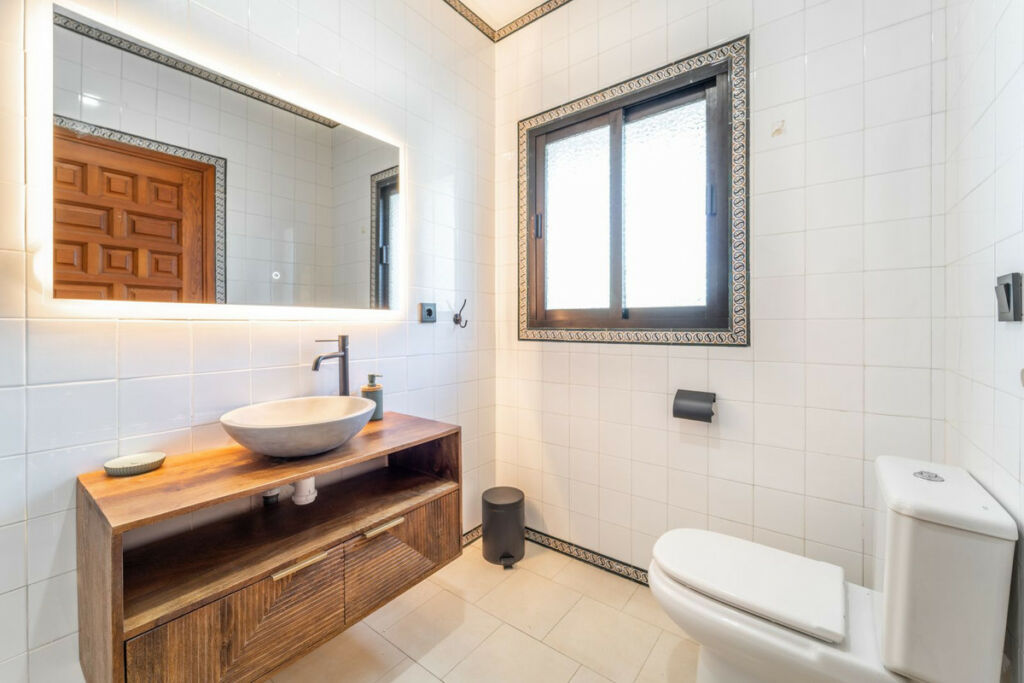 Detached Villa New Golden Mile Málaga - image 10