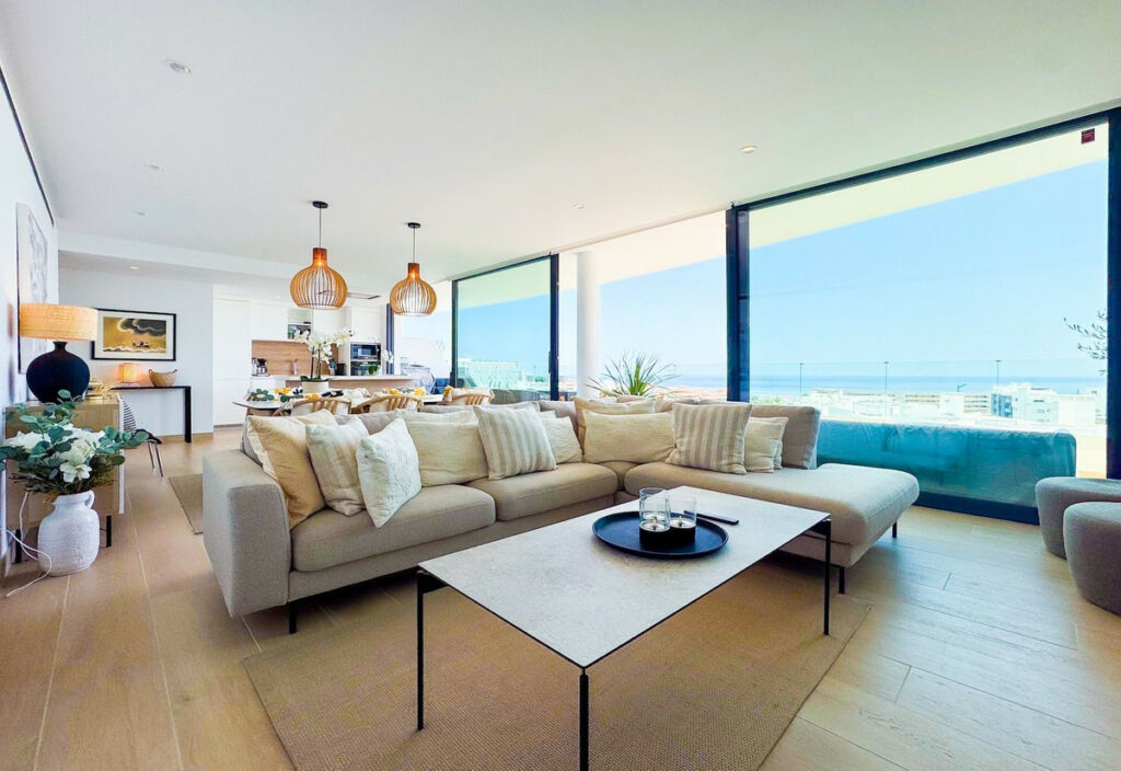 Middle Floor Apartment Fuengirola Málaga - image 10