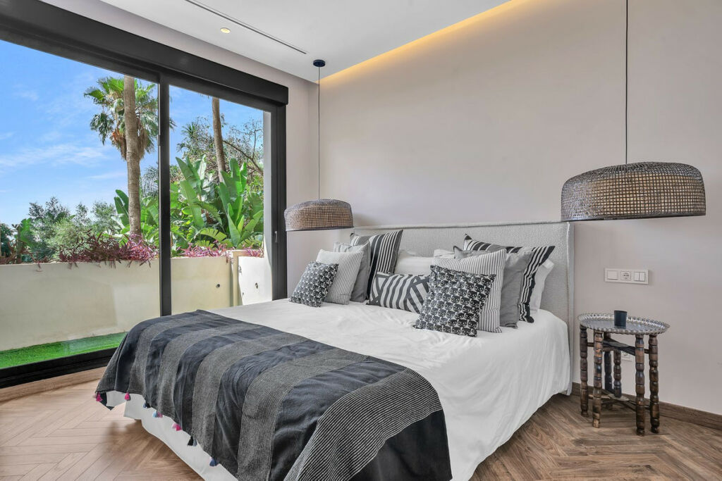 Detached Villa Marbella Málaga - image 9