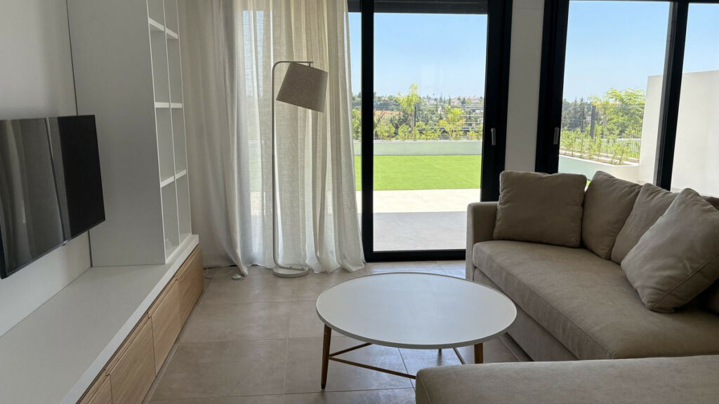 Ground Floor Apartment Atalaya Málaga - image 9
