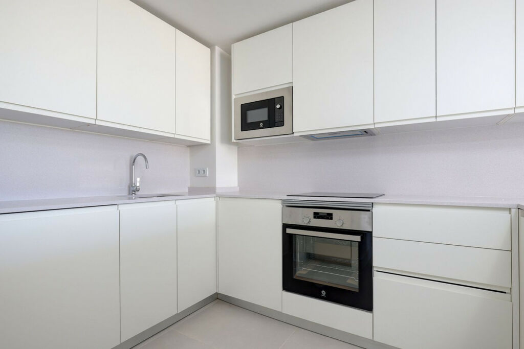 Middle Floor Apartment Fuengirola Málaga - image 9