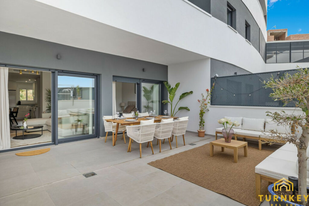 Middle Floor Apartment Estepona Málaga - image 9