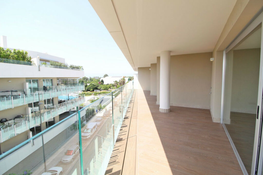 Middle Floor Apartment San Pedro de Alcántara Málaga - image 9